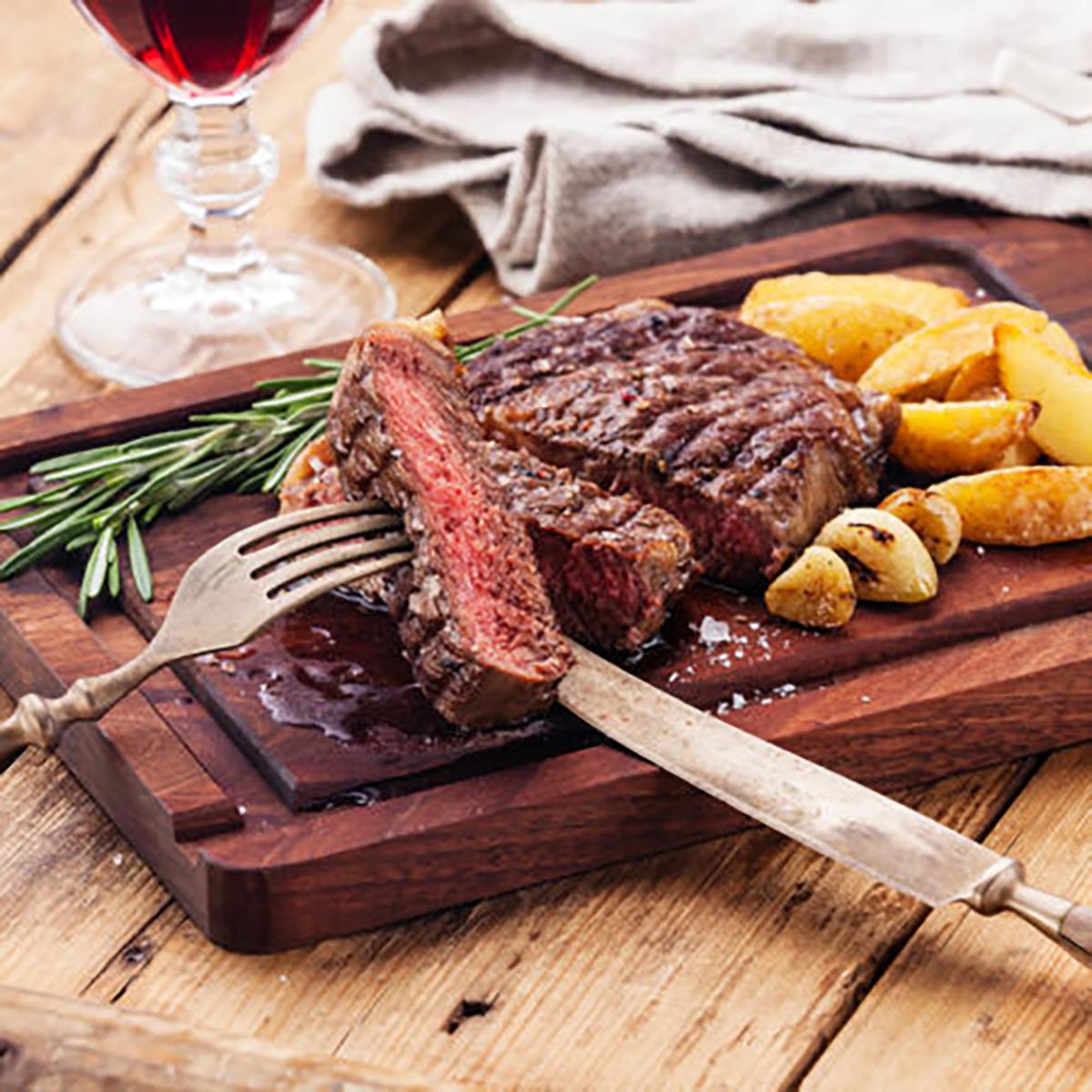 Chicago Rib Eye Steaks With Grill Roasted New Potatoes - Weber